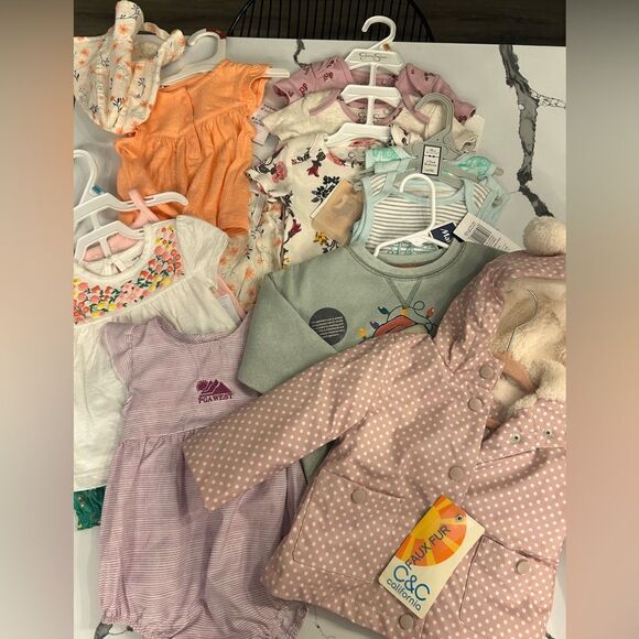 Baby bundle of 6-12 months of clothes - Picture 1 of 12
